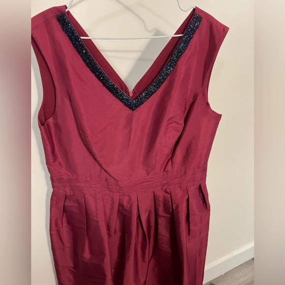 NWOT Ellen Tracy beaded neck burgundy holiday dress SZ 14 L - Picture 5 of 7